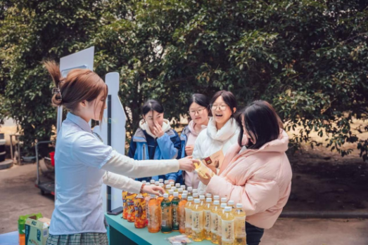 日出水了啊快点使劲动态图