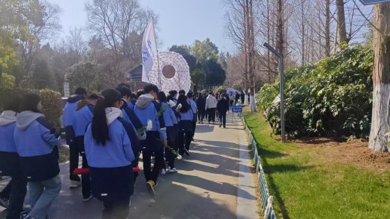 日出水了啊快点使劲动态图