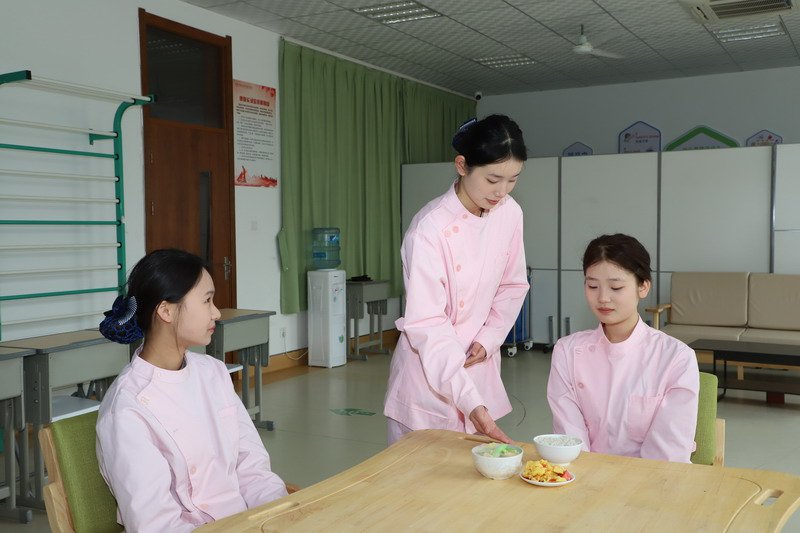 日出水了啊快点使劲动态图