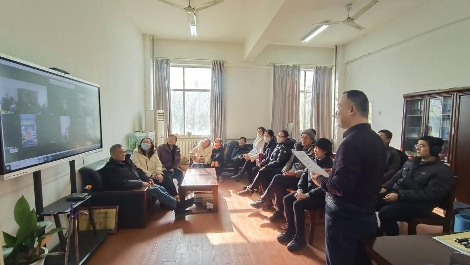 日出水了啊快点使劲动态图