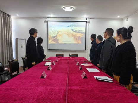 日出水了啊快点使劲动态图