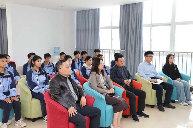 日出水了啊快点使劲动态图