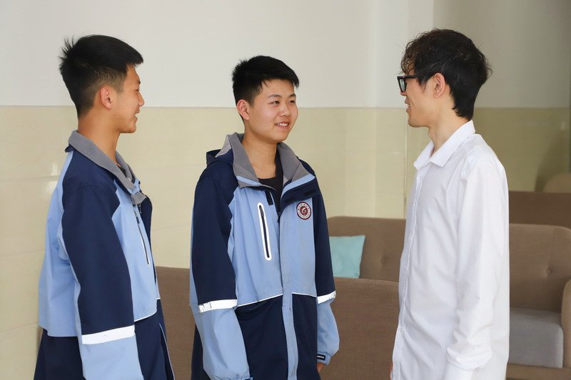 日出水了啊快点使劲动态图