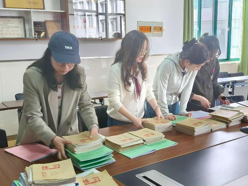 日出水了啊快点使劲动态图