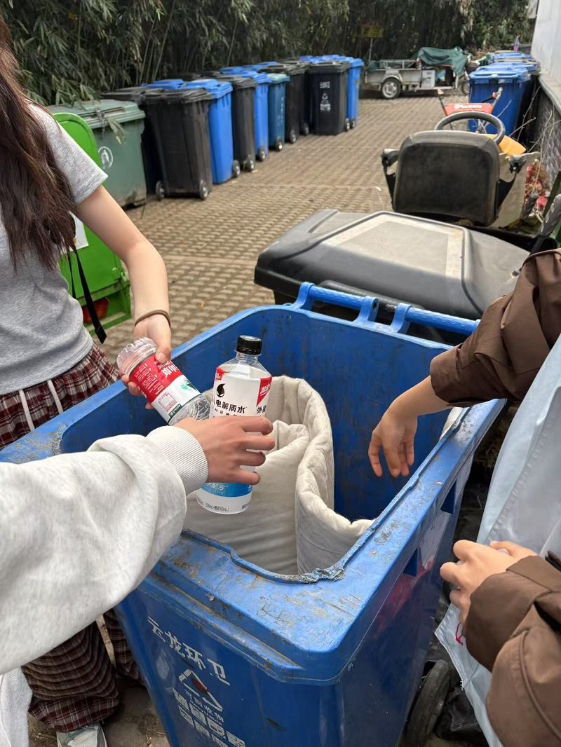 日出水了啊快点使劲动态图