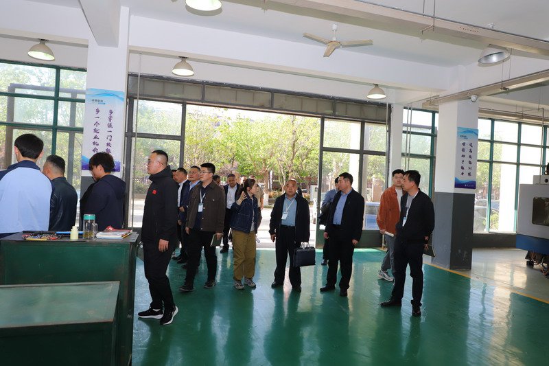 日出水了啊快点使劲动态图