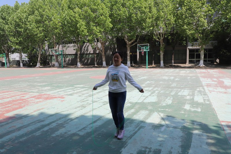 日出水了啊快点使劲动态图