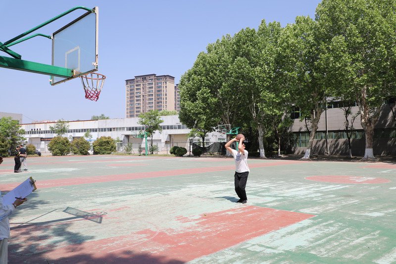 日出水了啊快点使劲动态图