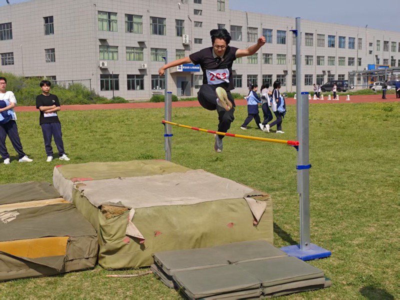 日出水了啊快点使劲动态图