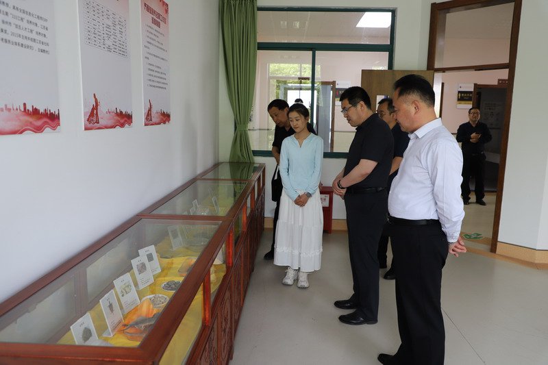 日出水了啊快点使劲动态图