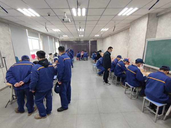 日出水了啊快点使劲动态图