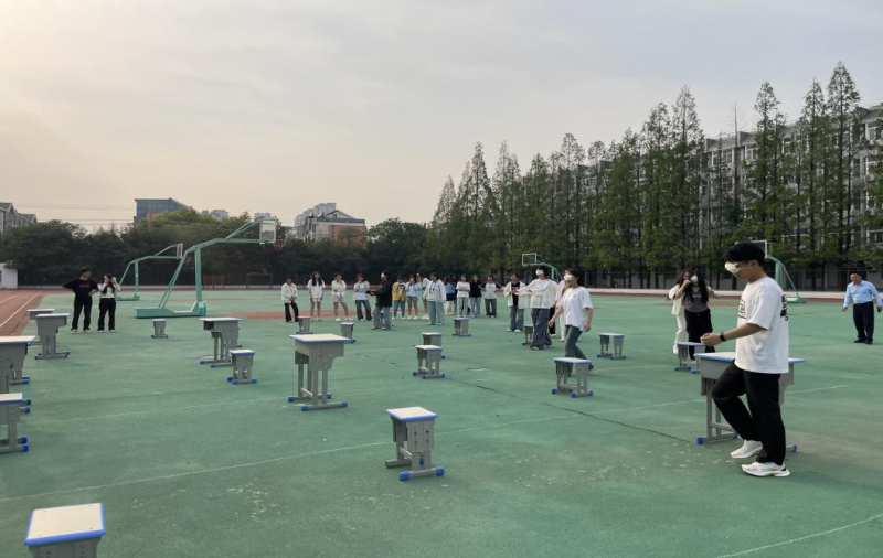 日出水了啊快点使劲动态图