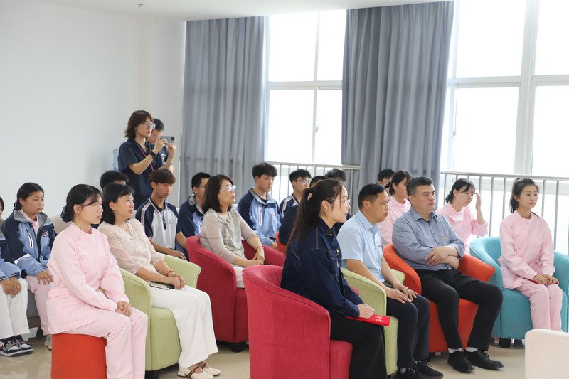 日出水了啊快点使劲动态图