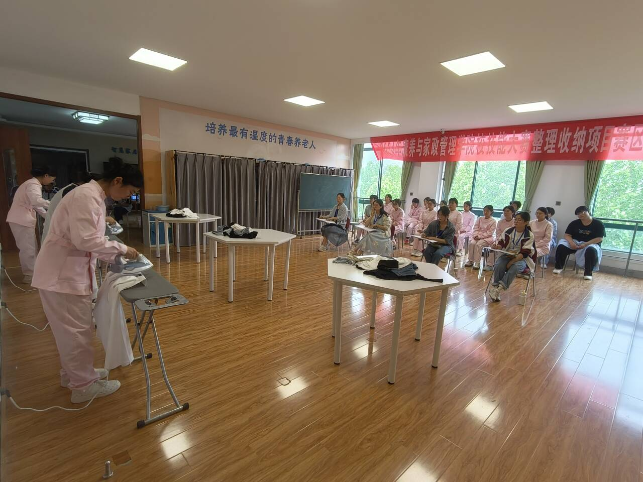 日出水了啊快点使劲动态图