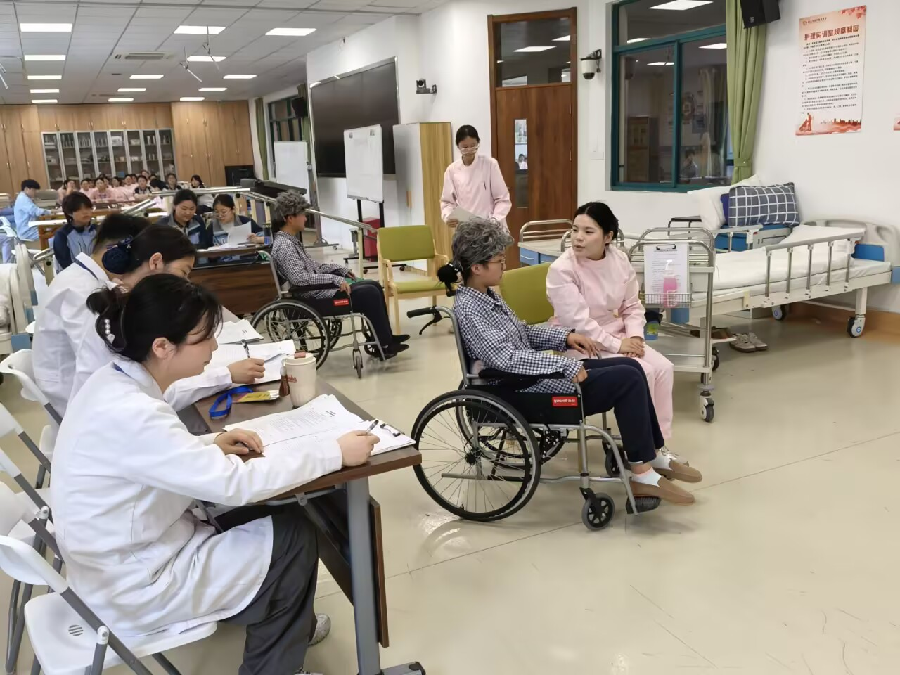 日出水了啊快点使劲动态图