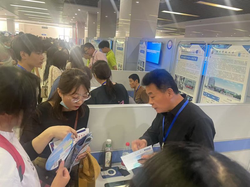 日出水了啊快点使劲动态图