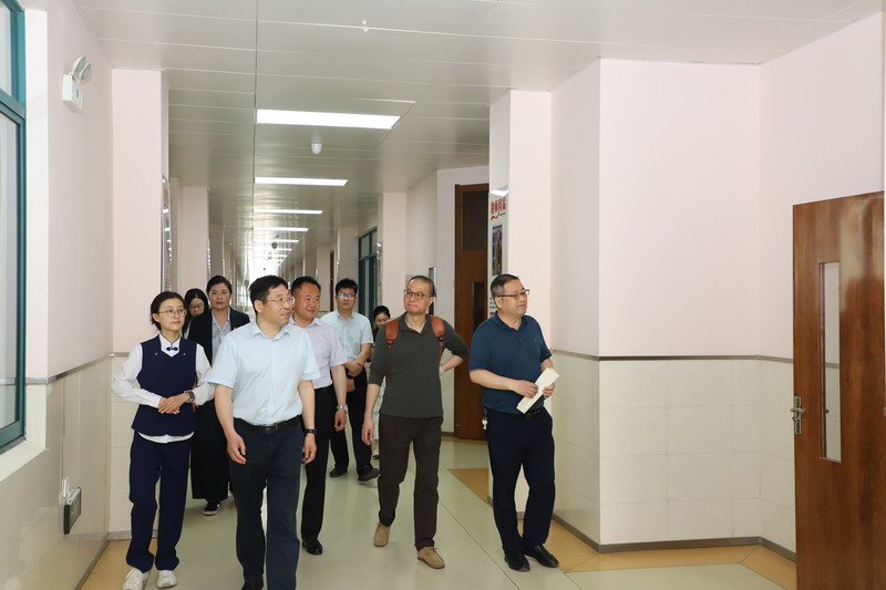 日出水了啊快点使劲动态图