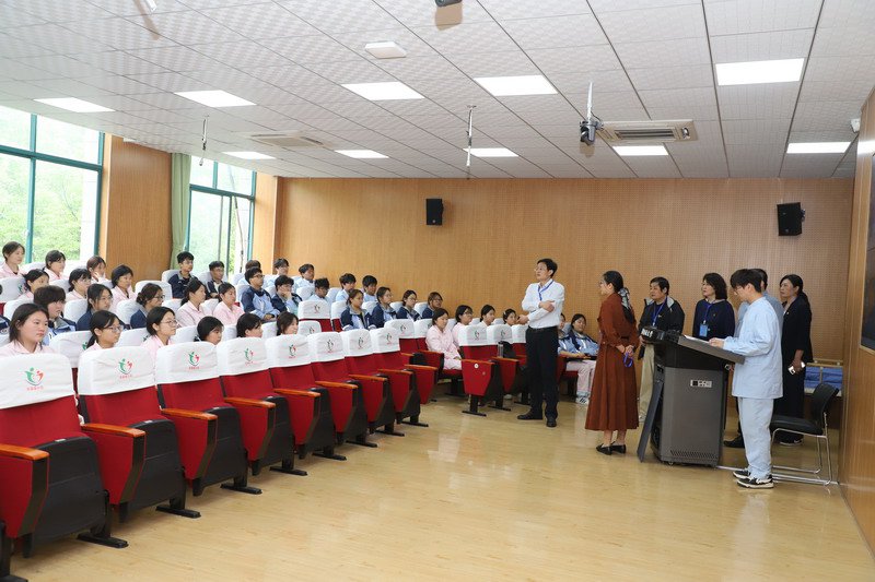 日出水了啊快点使劲动态图