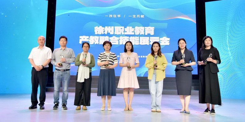 日出水了啊快点使劲动态图