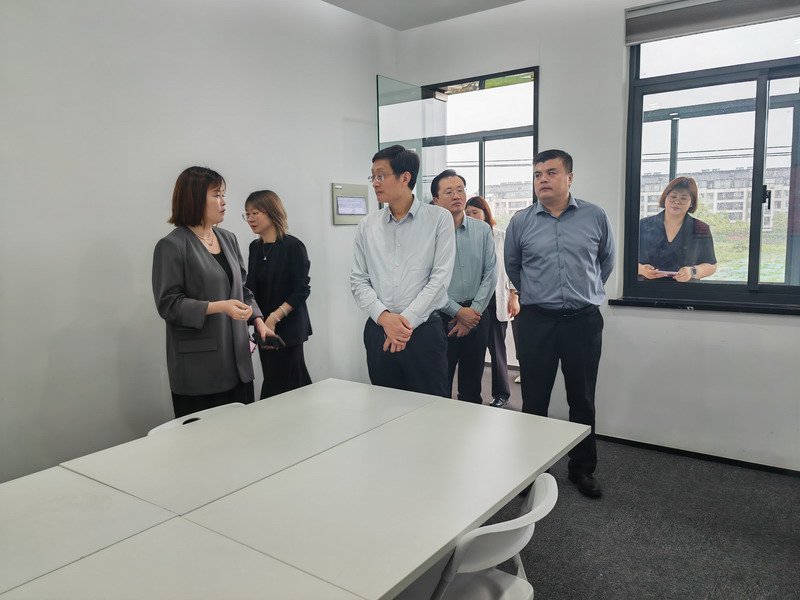 日出水了啊快点使劲动态图