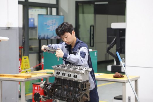 日出水了啊快点使劲动态图