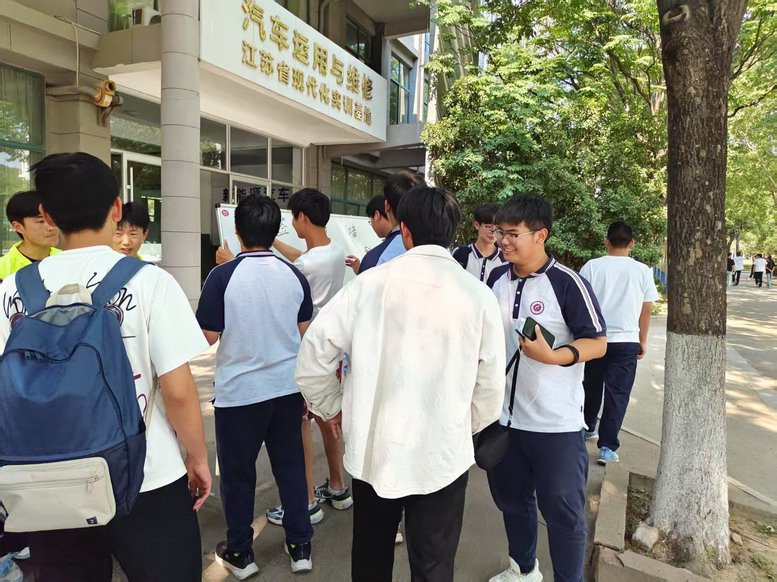 日出水了啊快点使劲动态图