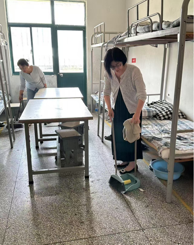 日出水了啊快点使劲动态图