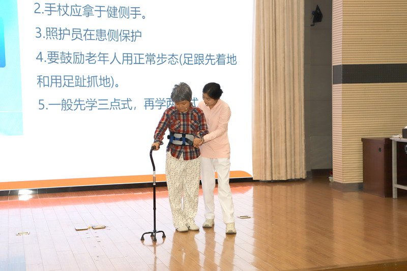 日出水了啊快点使劲动态图