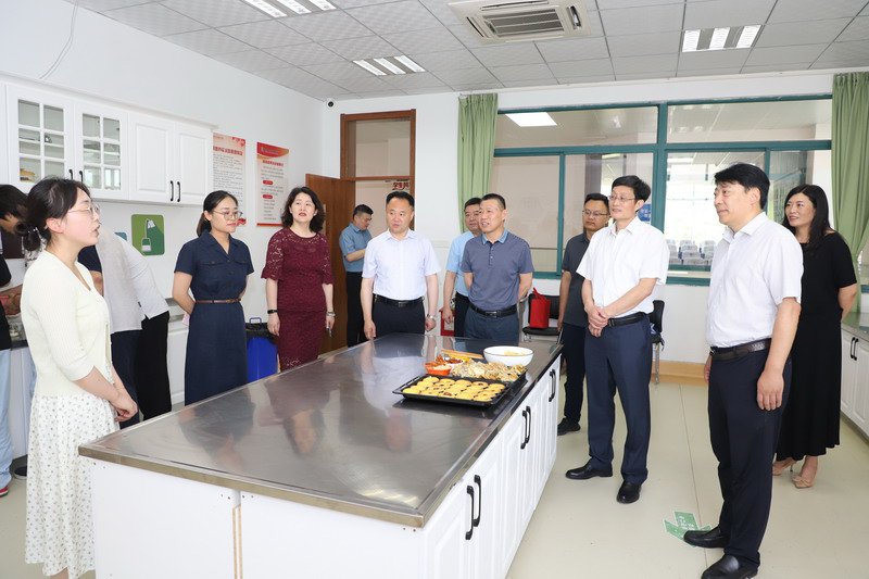 日出水了啊快点使劲动态图