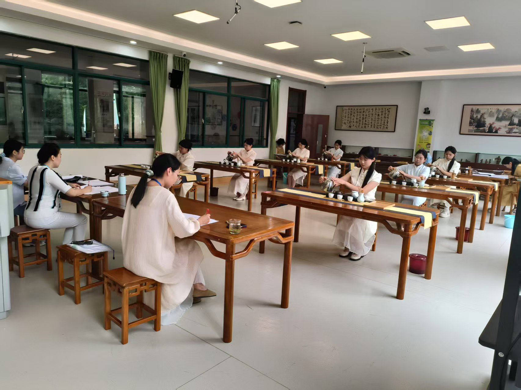 日出水了啊快点使劲动态图