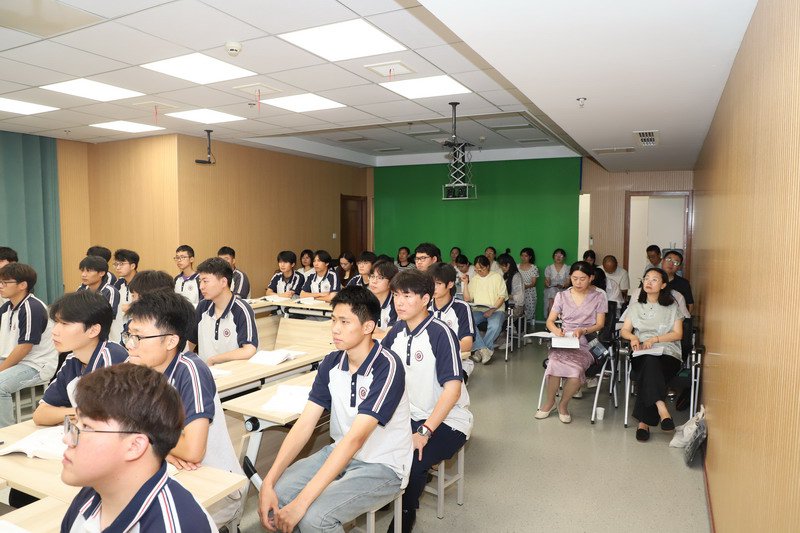 日出水了啊快点使劲动态图