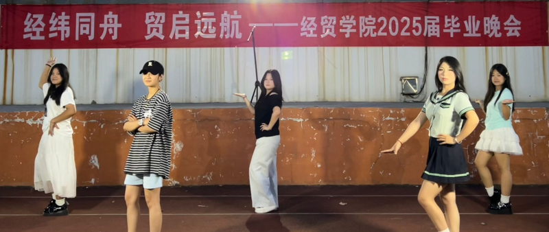 日出水了啊快点使劲动态图