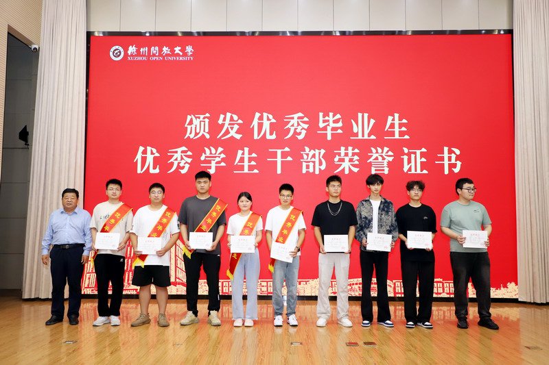 日出水了啊快点使劲动态图