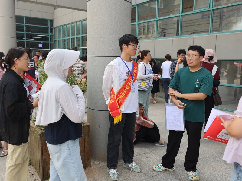 日出水了啊快点使劲动态图