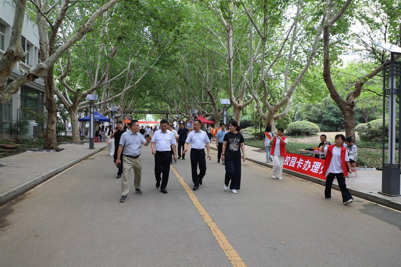 日出水了啊快点使劲动态图