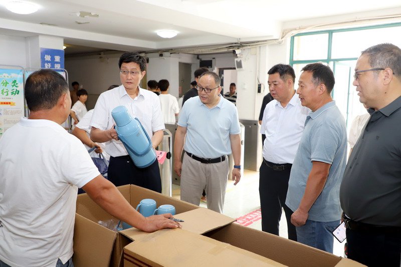 日出水了啊快点使劲动态图