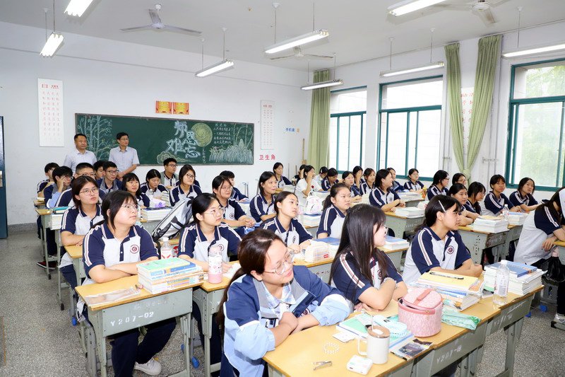 日出水了啊快点使劲动态图