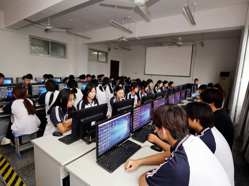 日出水了啊快点使劲动态图