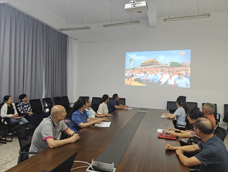 日出水了啊快点使劲动态图