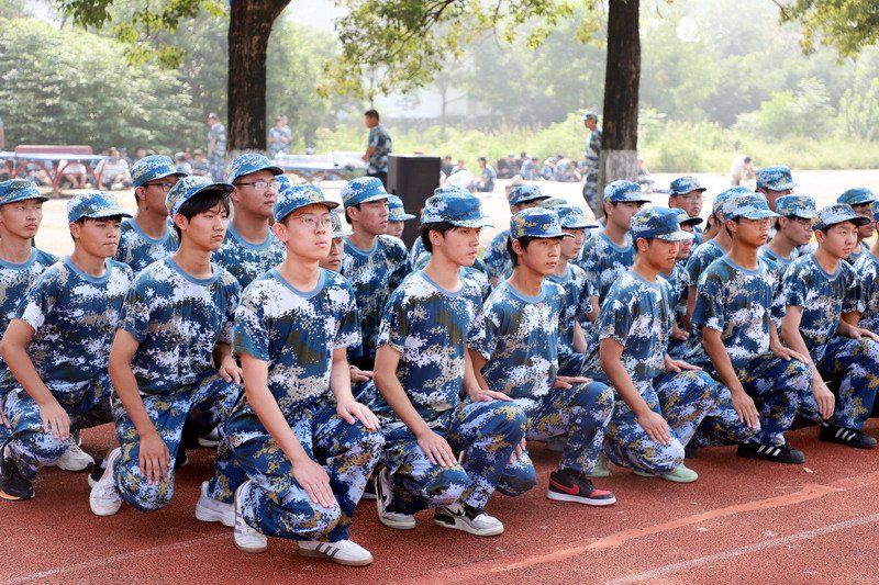 日出水了啊快点使劲动态图