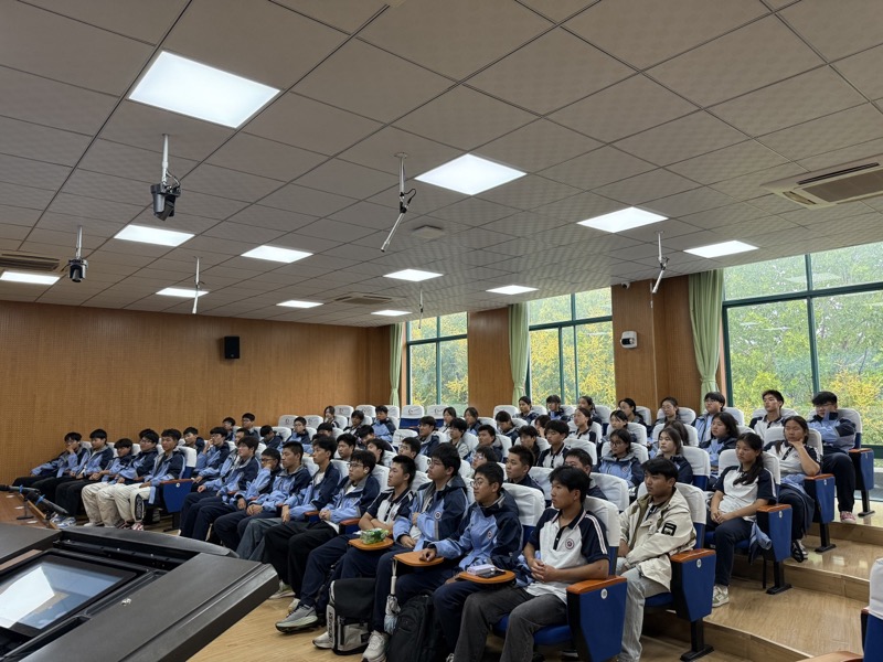 日出水了啊快点使劲动态图