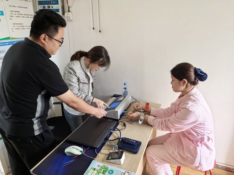 日出水了啊快点使劲动态图