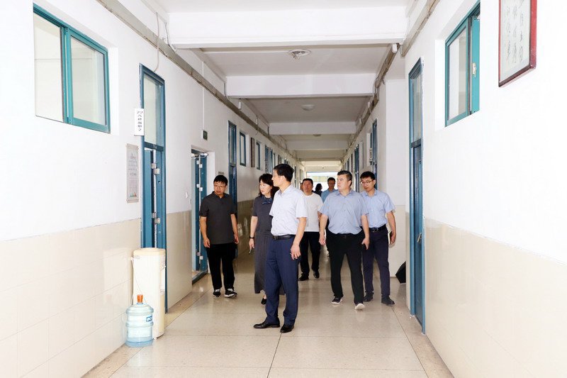 日出水了啊快点使劲动态图