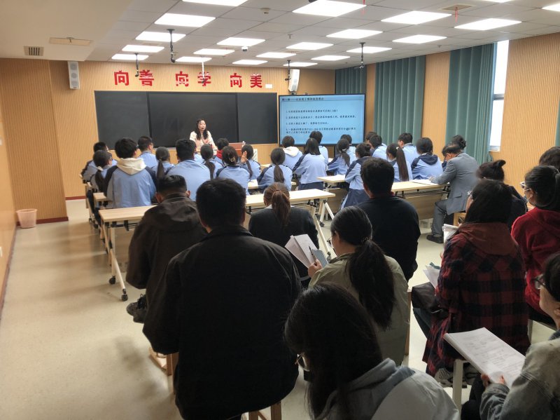 日出水了啊快点使劲动态图