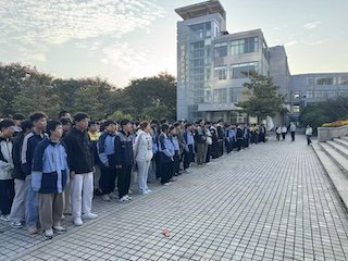 日出水了啊快点使劲动态图