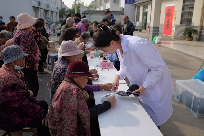 日出水了啊快点使劲动态图