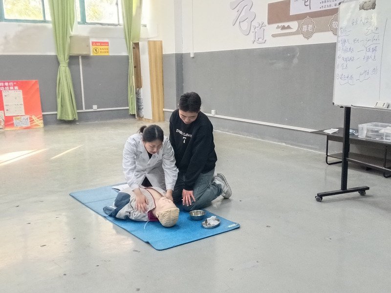 日出水了啊快点使劲动态图