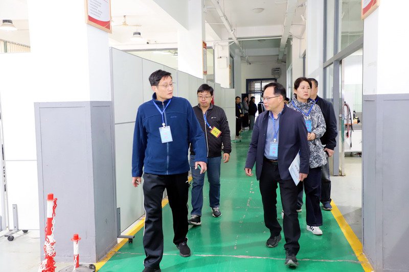 日出水了啊快点使劲动态图