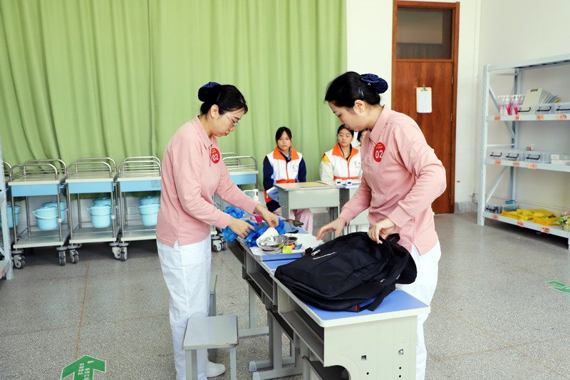 日出水了啊快点使劲动态图