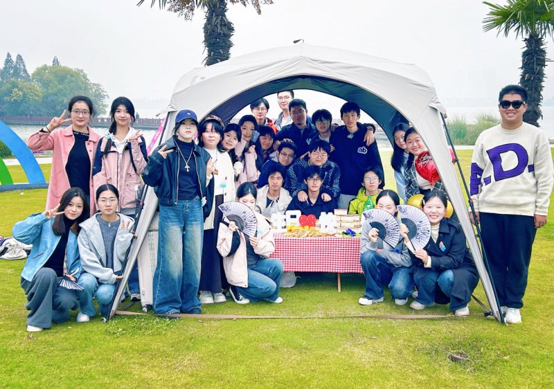 日出水了啊快点使劲动态图